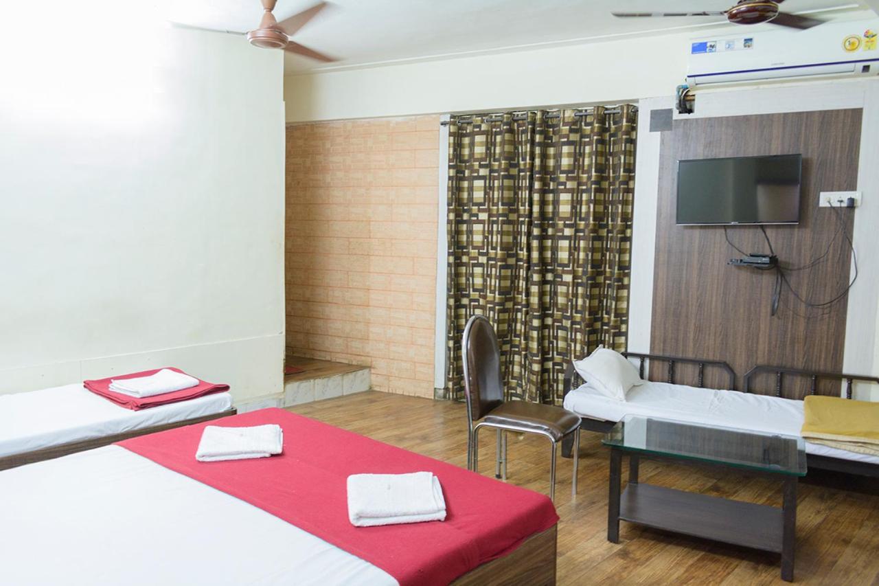Hotel Mukesh Residency Пюн Екстериор снимка