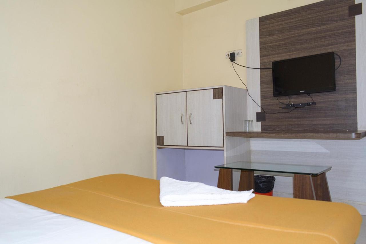 Hotel Mukesh Residency Пюн Екстериор снимка