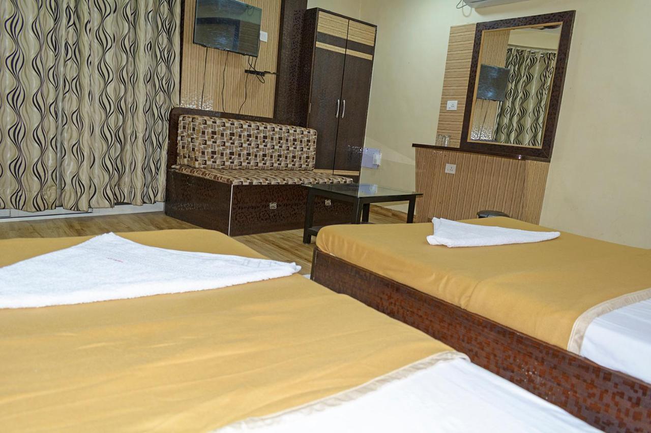 Hotel Mukesh Residency Пюн Екстериор снимка