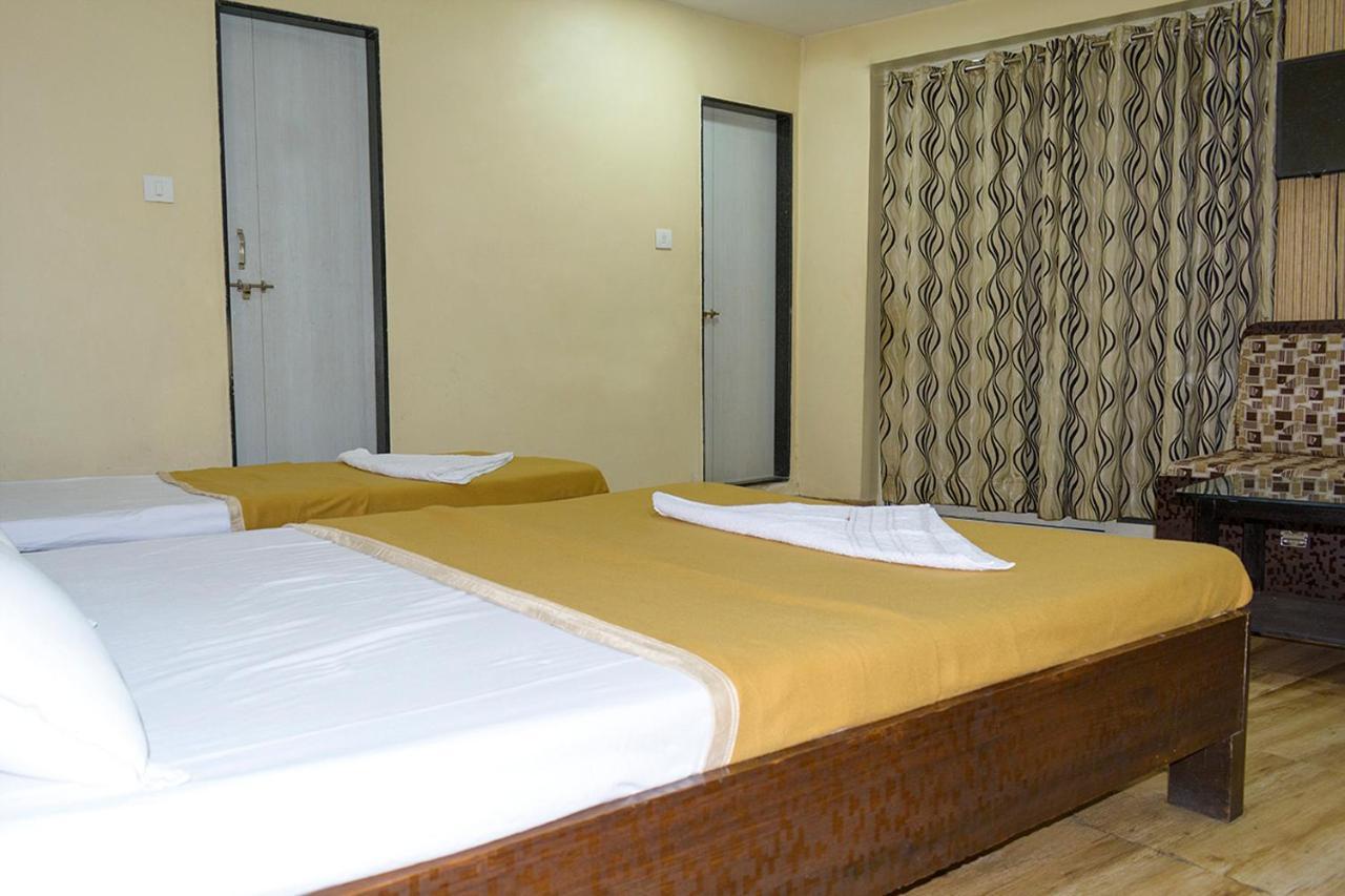 Hotel Mukesh Residency Пюн Екстериор снимка